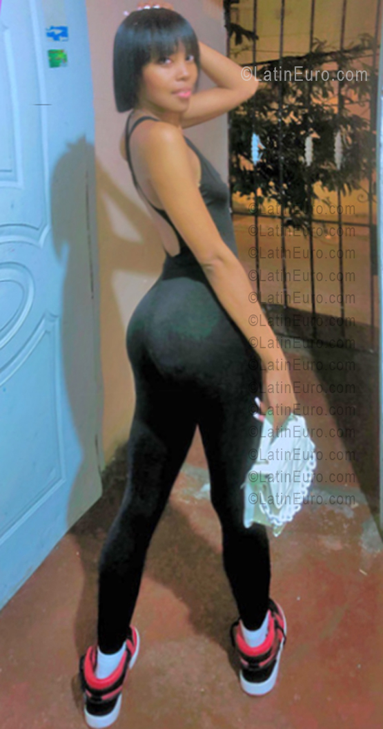 Date this stunning Dominican Republic girl Jhoa from Rep&amp;uacute;blica Dominicana DO56259