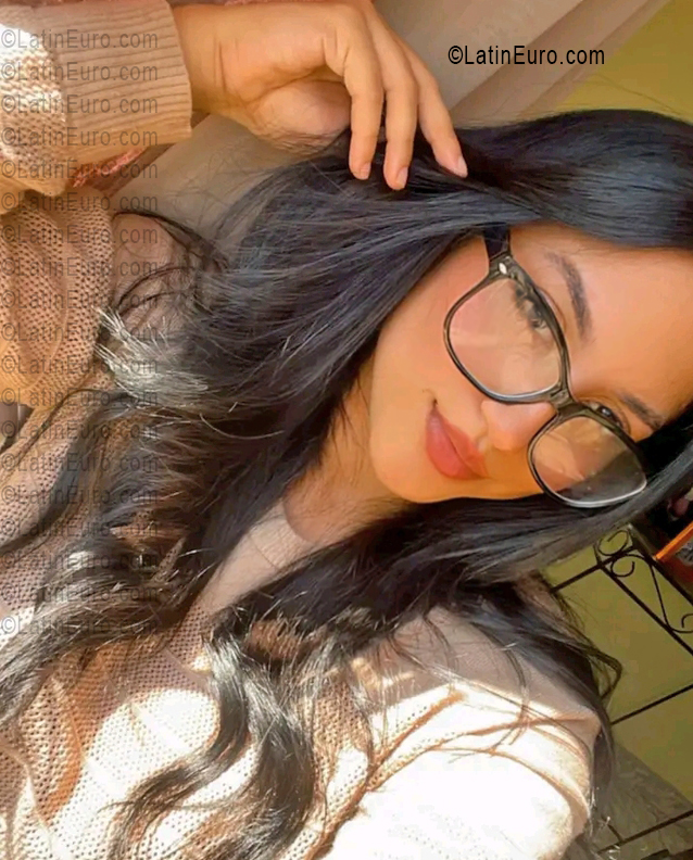 Date this gorgeous Venezuela girl Leonella velasquez from Maturin VE5595