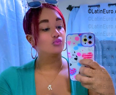 Date this passionate Dominican Republic girl Roseiris from Santo Domingo DO56311