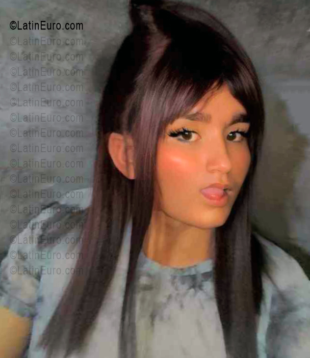 Date this good-looking Venezuela girl Ashley from Puerto Cabello VE5606