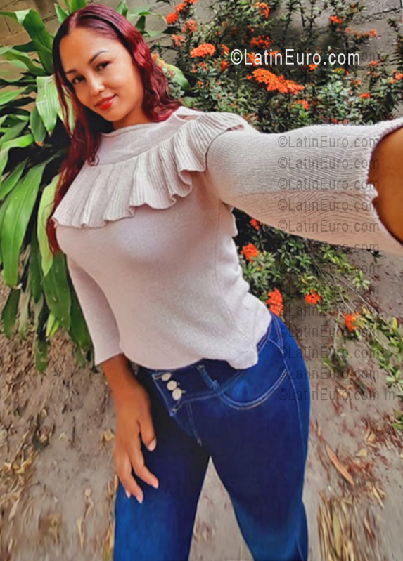 Date this happy Venezuela girl Isabel from Caracas VE5624