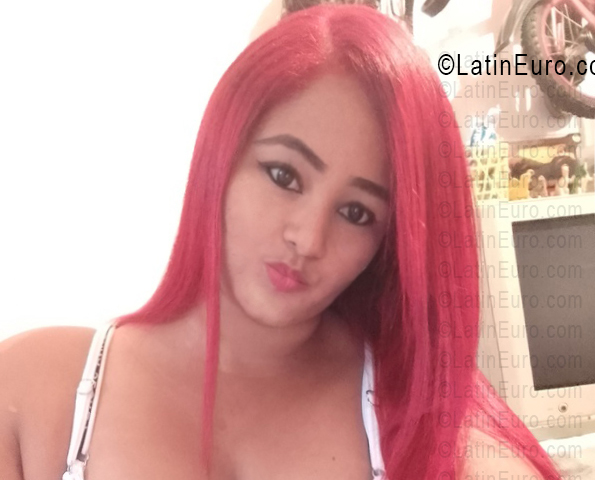 Date this beautiful Venezuela girl Bileidi from Valencia VE5625