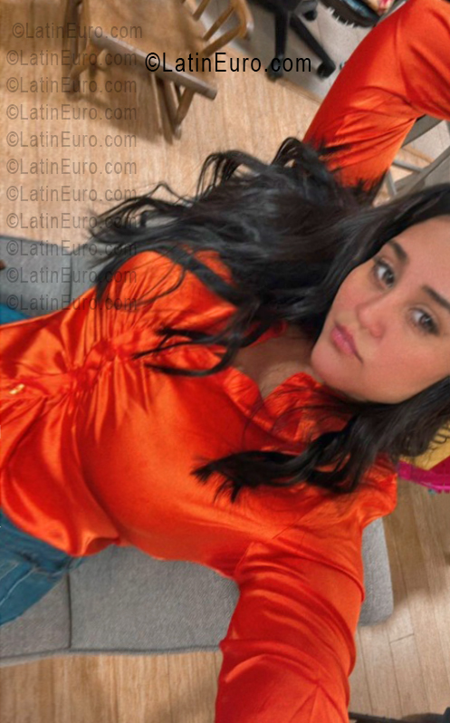 Date this athletic Dominican Republic girl Elizabeth from Santo Domingo DO56535