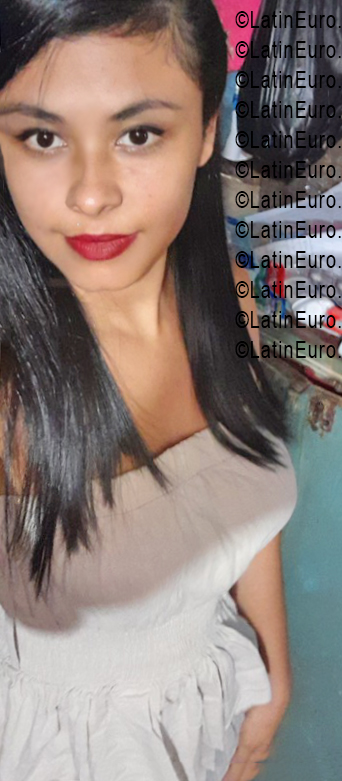 Date this nice looking Nicaragua girl Jennifer from Managua NI337