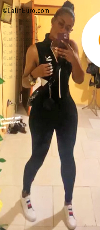 Date this attractive Dominican Republic girl Daniela from Barahona DO56595