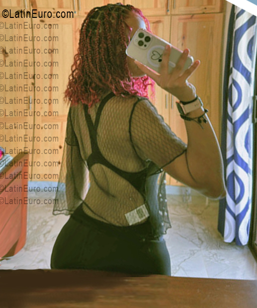 Date this nice looking Dominican Republic girl Chanty from Santo Domingo DO56629
