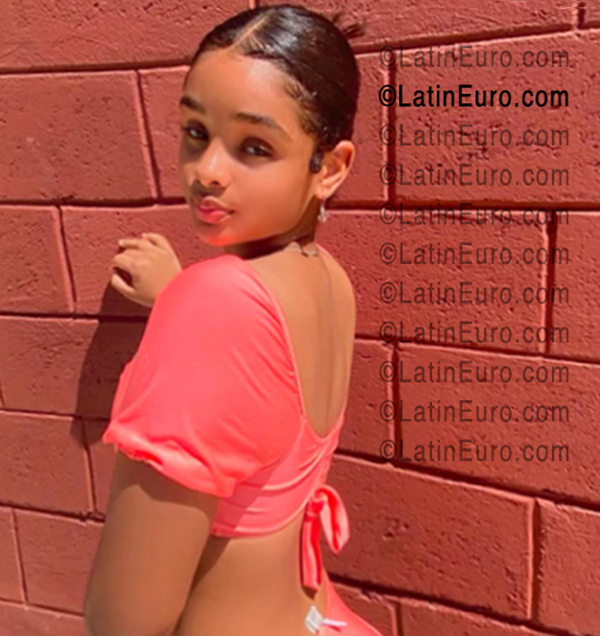Date this charming Dominican Republic girl Aleysha from Santiago DO56645
