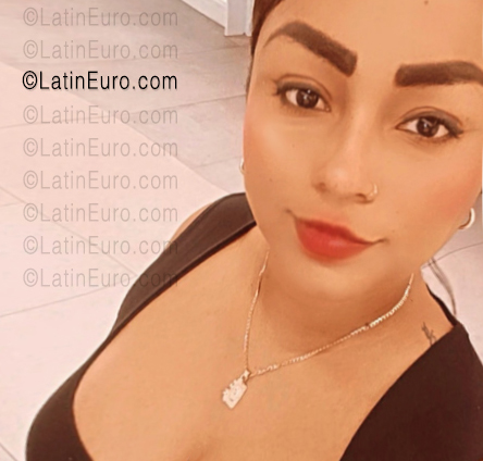 Date this happy Colombia girl Lady from Cali CO33775