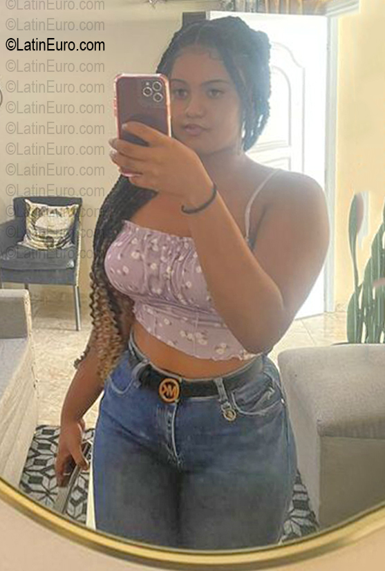 Date this charming Dominican Republic girl Yesy from La Altagracia DO56710