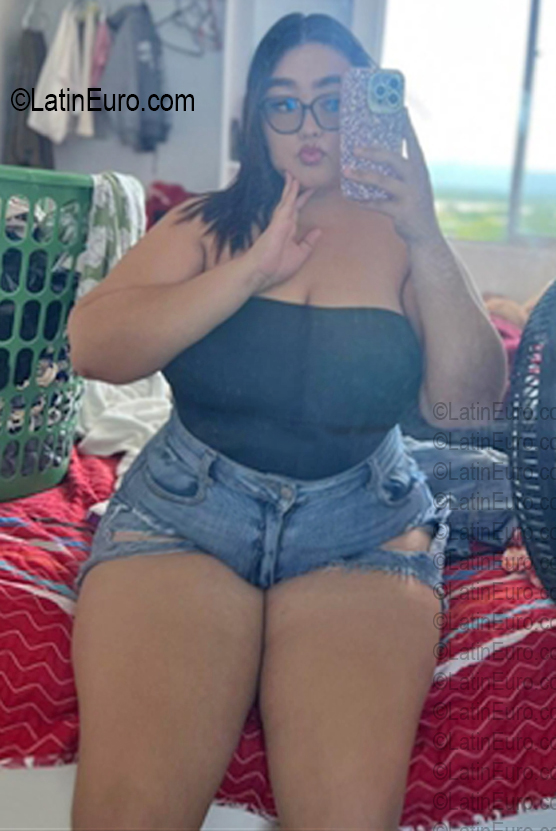 Date this attractive Colombia girl Isa from Valledupar CO33792