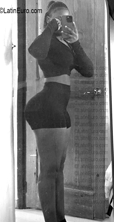 Date this gorgeous Dominican Republic girl Angelina from Santo Domingo DO56740