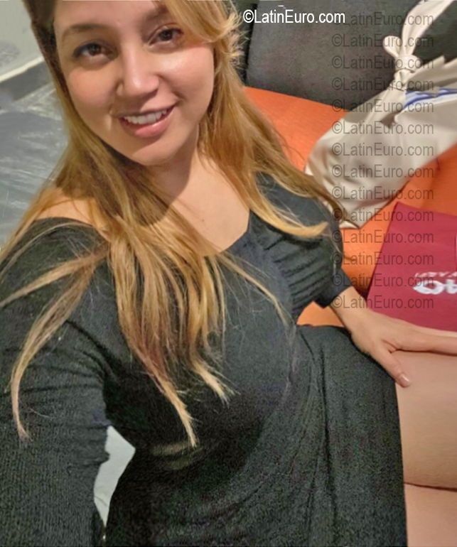 Date this exotic Dominican Republic girl Keila from Santo Domingo DO56752