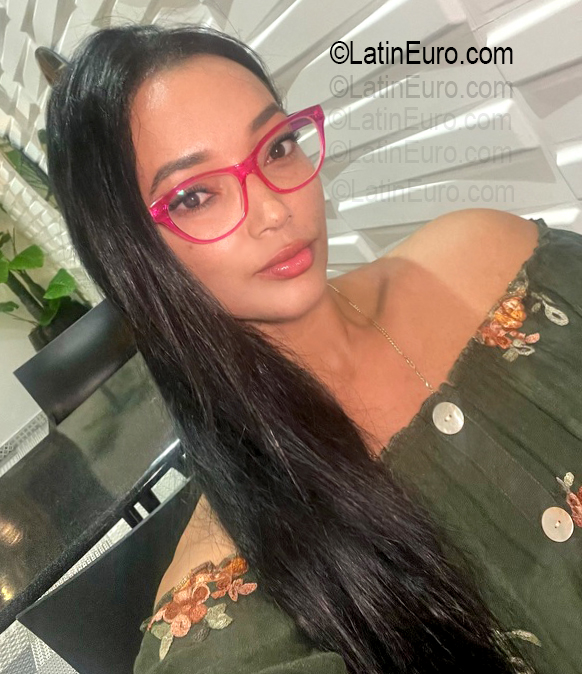 Date this young Dominican Republic girl Katherine from Santiago DO56769