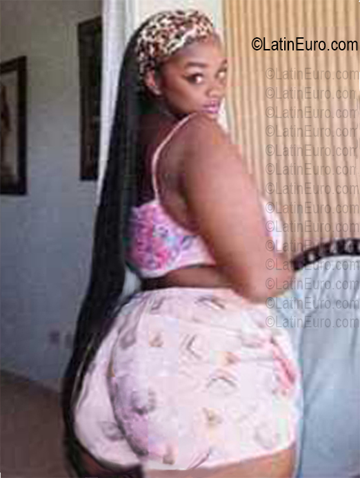 Date this beautiful Dominican Republic girl Sihara from Santo Domingo DO56866