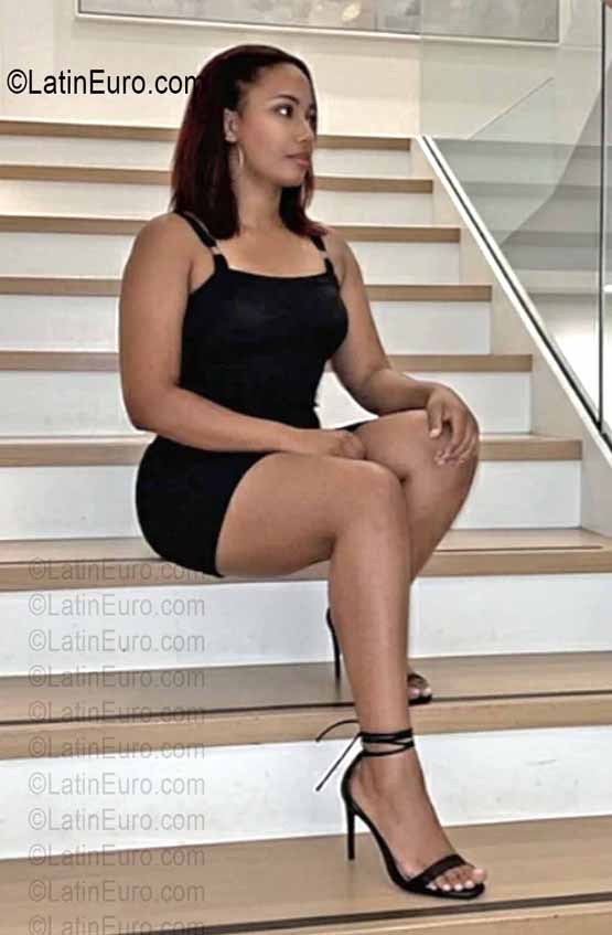 Date this lovely Dominican Republic girl Eve from Santo Domingo DO56924