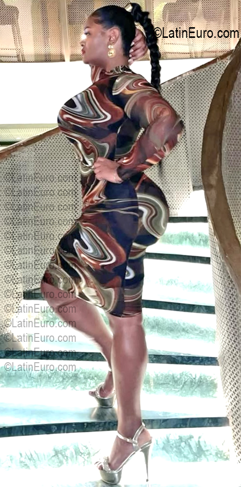 Date this athletic Dominican Republic girl Katherine from Dominican Republic DO56935