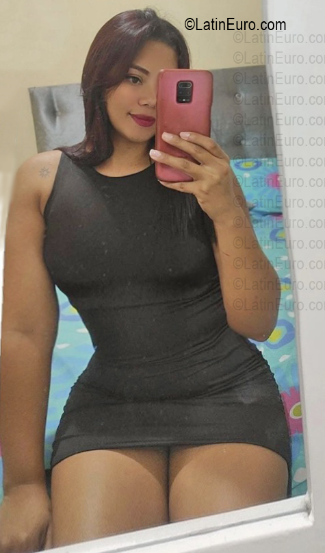 Date this athletic Colombia girl Nathaly from Cali CO33831