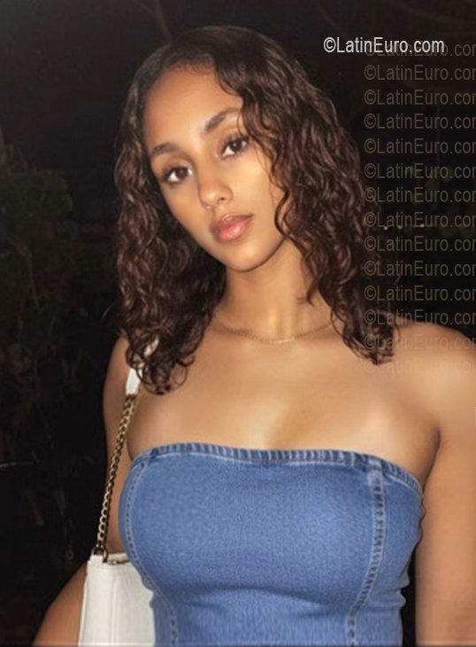 Date this stunning Dominican Republic girl Mariel from La Vega DO56970