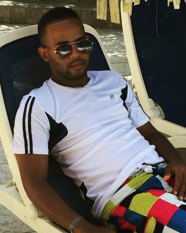 Date this pretty United States man Yefri from Corona Queen US25707