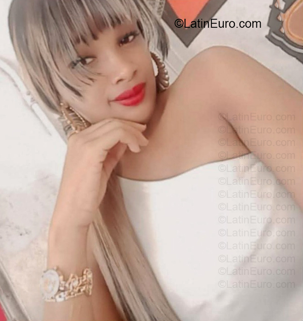 Date this delightful Dominican Republic girl Chantal from Monte Plata DO57027