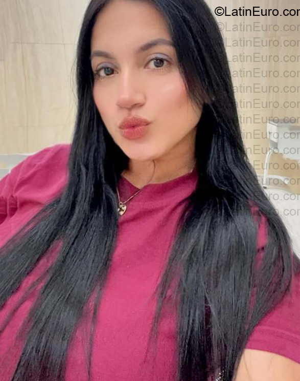 Date this foxy Venezuela girl Leonella from Venezuela VE5745