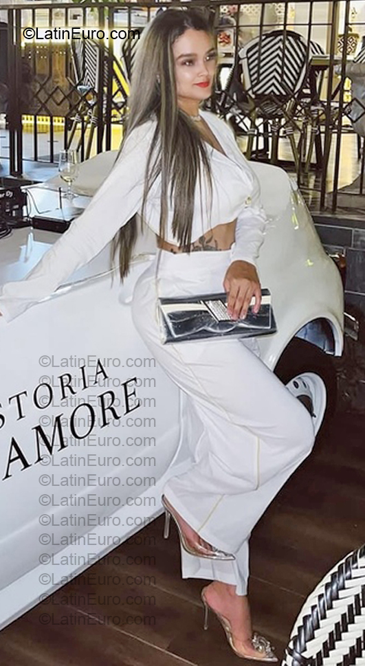 Date this pretty Colombia girl Stefany from Cali CO33884