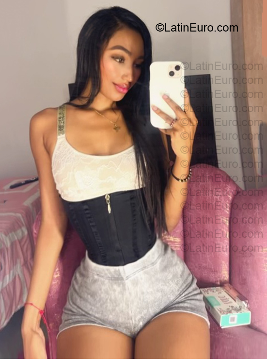 Date this georgeous Colombia girl Diana from Cali CO33891