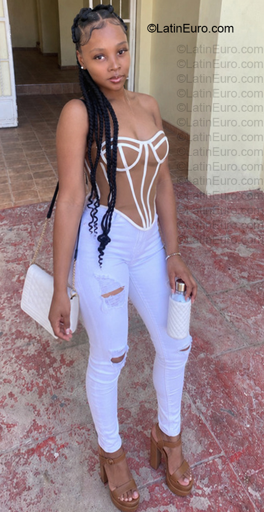 Date this tall Dominican Republic girl Katty from Santo Domingo Norte DO57170