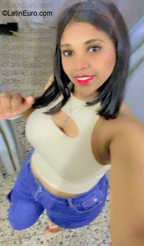 Date this pretty Dominican Republic girl Mara from Santo Domingo DO57191