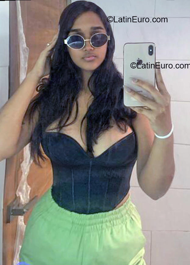 Date this funny Dominican Republic girl Sofia Melany from Santo Domingo DO57211