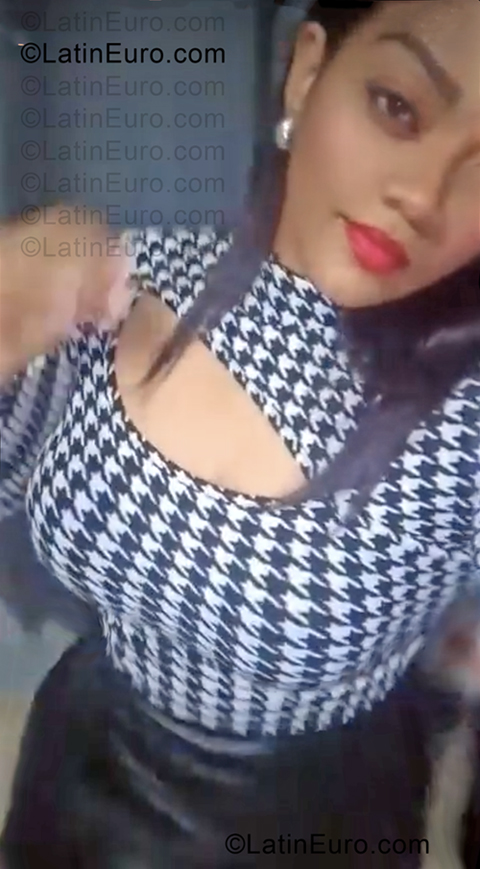 Date this charming Dominican Republic girl Yanely from Santo Domingo Norte DO57236