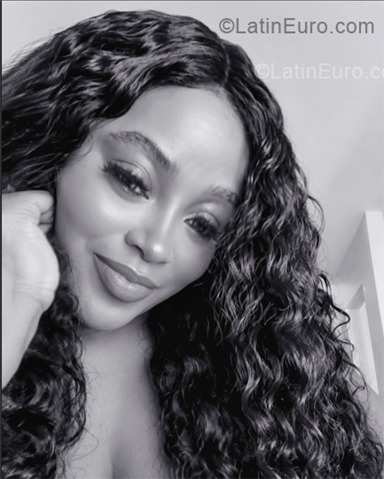 Date this good-looking Spain girl Johanna from Madrid ES965