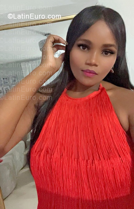 Date this athletic Dominican Republic girl Cami from Santo Domingo DO57319