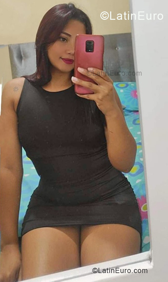 Date this passionate Colombia girl Nathalie from Cali CO33908